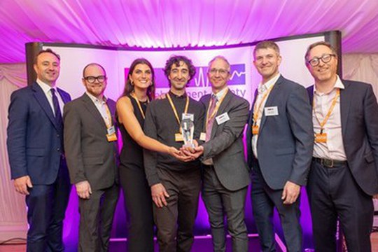 Innovazione acustica: la ricerca dell’Alma Mater premiata  ai John Connell Awards 2025